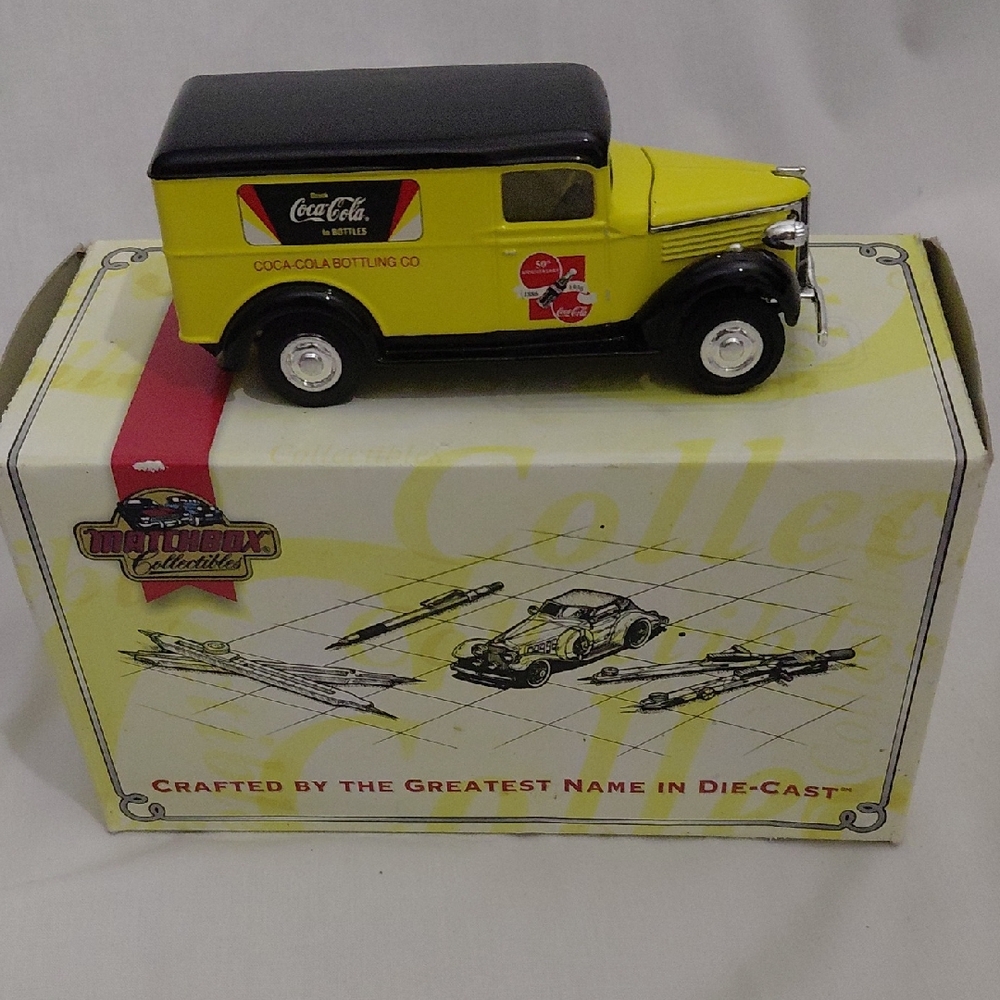 Match Die-Cast Coca-Cola 1937 GMC Van - Yellow and Black